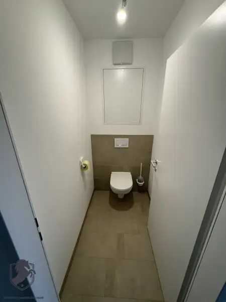 Moderne 3-Zimmer-Wohnung im 1. Stock – Neubau mit Balkon & 2 Parkplätzen