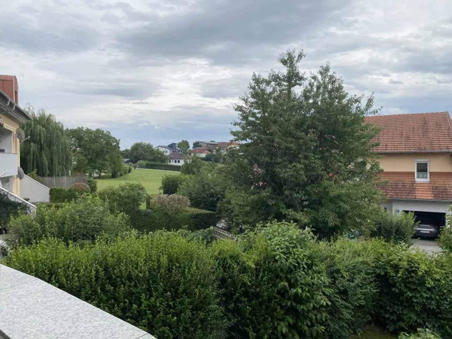 Helle, sehr gepflegte Mietwohnung in ruhiger Aussichtslage