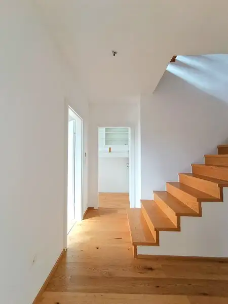 Über den Dächern von Wien – Exklusive Dachgeschoss-Maisonette mit Weitblick und direkter U4-Anbindung Unter St. Veit