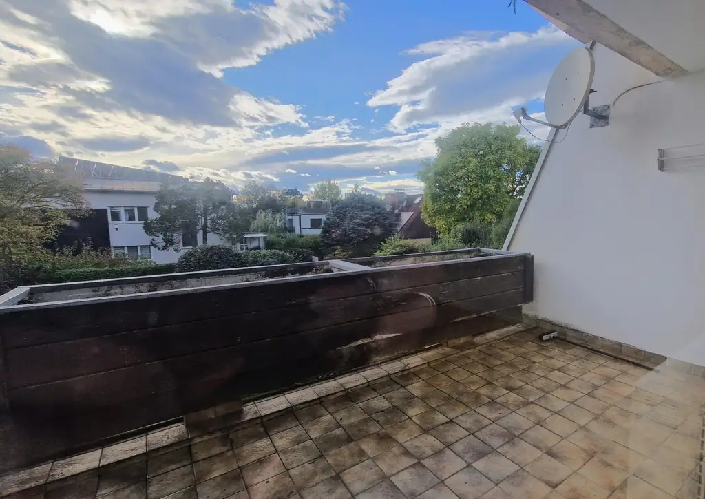 Modernisierte 2-Zimmer-Wohnung mit Loggia in begehrter Lage