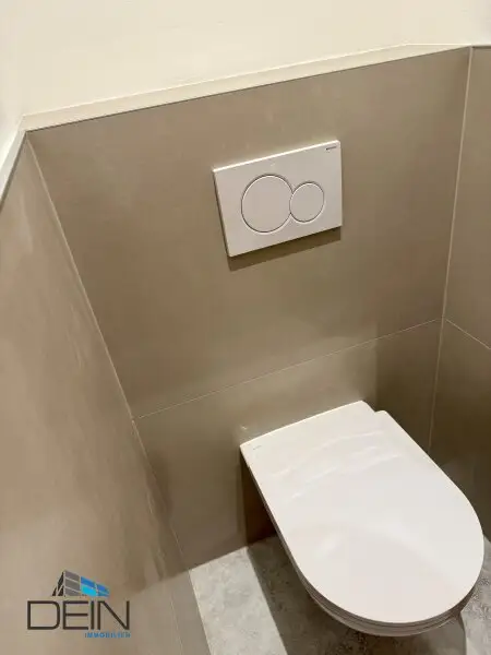 NEU! TRAUMHAFTE 2 ZIMMER WOHNUNG MIT EINEM BALKON IN HOFRUHELAGE!