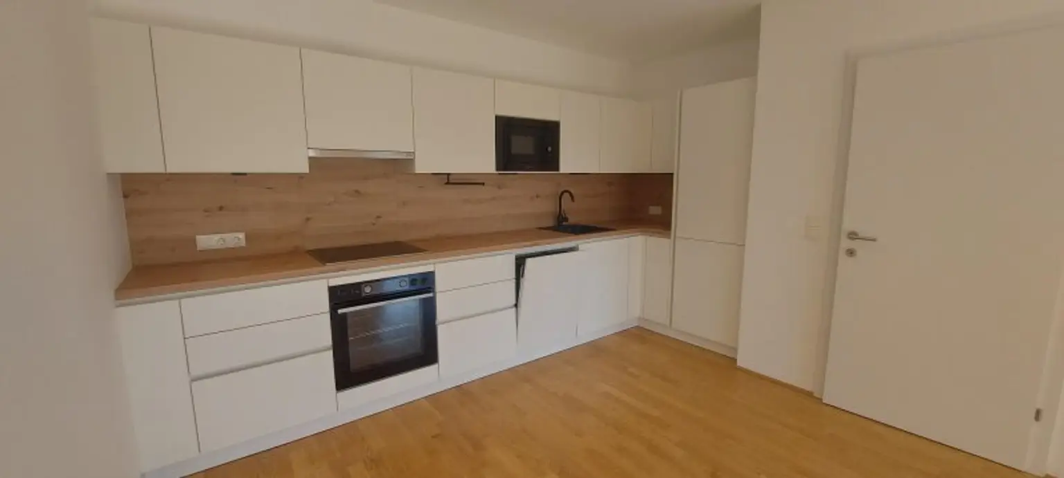 3-Zimmer-Wohnung mit 2 Balkonen und Tiefgaragenstellplatz (Top 8)
