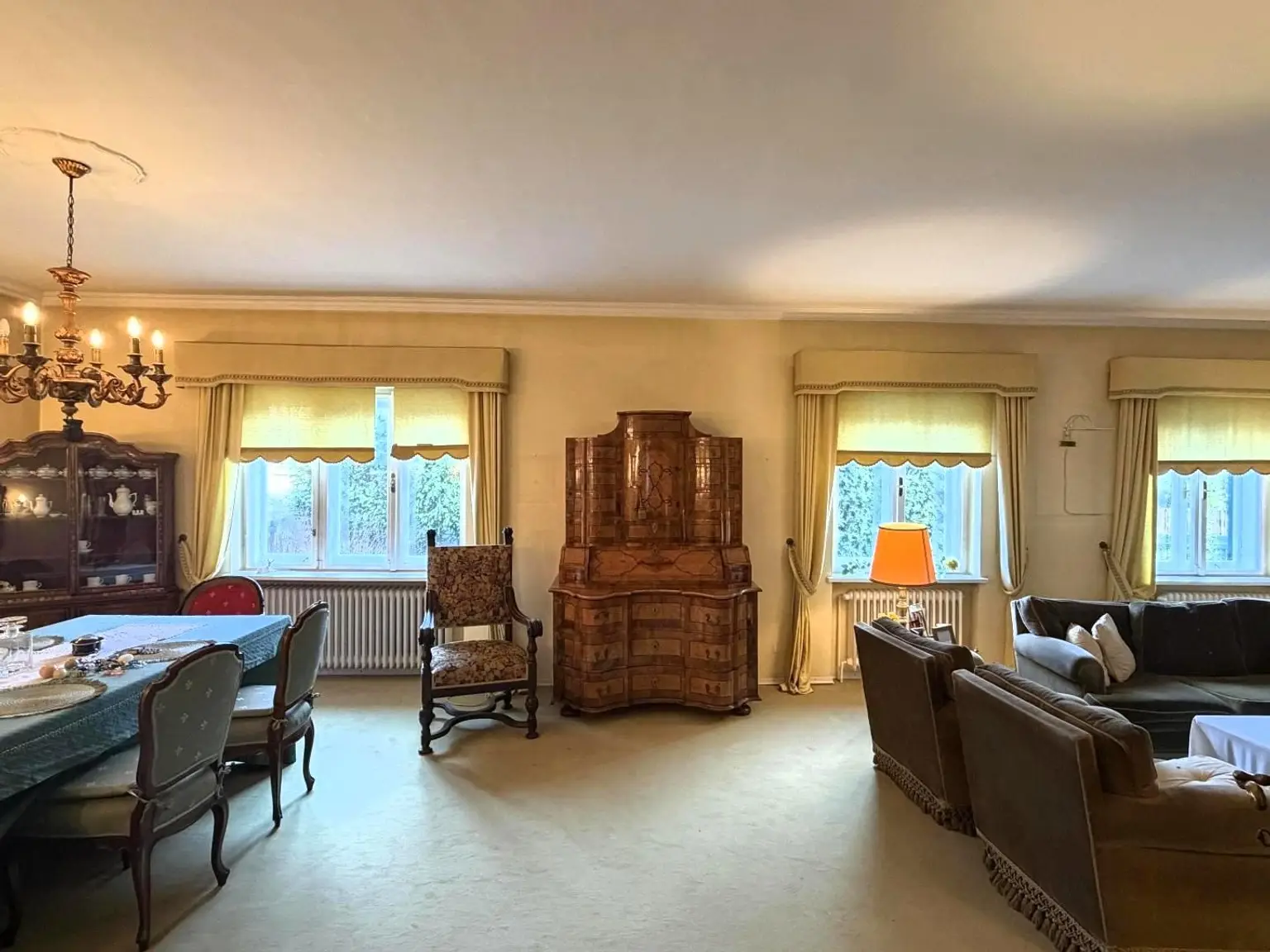 EG / Living mit Gäste-Essplatz