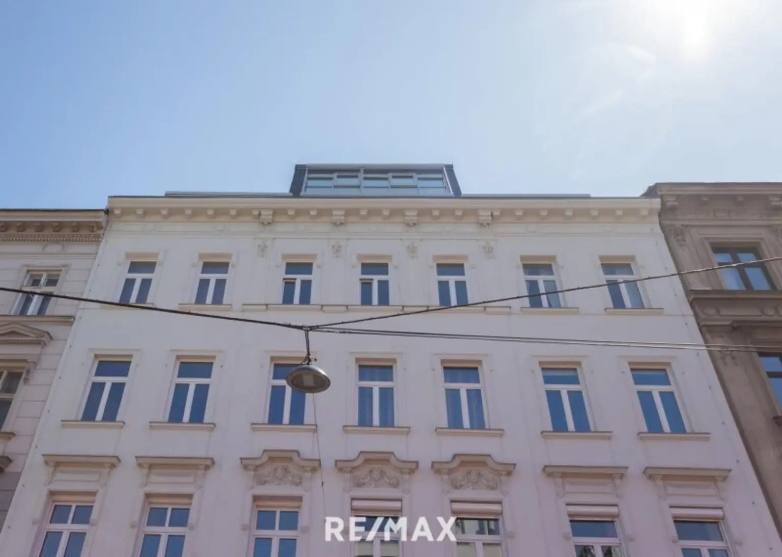 Herrliche DG-Maisonette mit 2 Hof-Terrassen bei der Volksoper, Währinger Straße