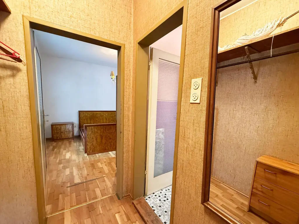 Bürgerliches Einfamilienhaus mit viel Platz, liebenswerten Garten und tollem Ausblick!