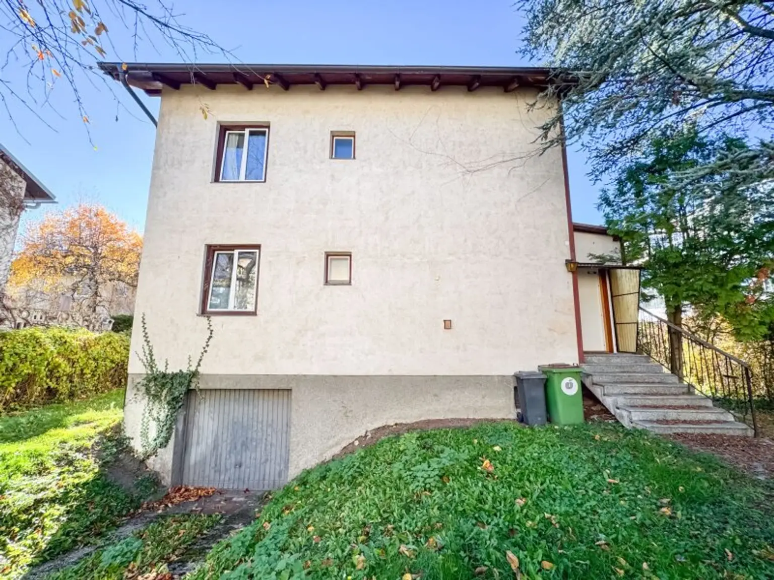 Einfamilienhaus mit 603 m2 Garten beim Auhof Center zu vermieten! Private oder gewerbliche Nutzung möglich! Arbeiterquartier!