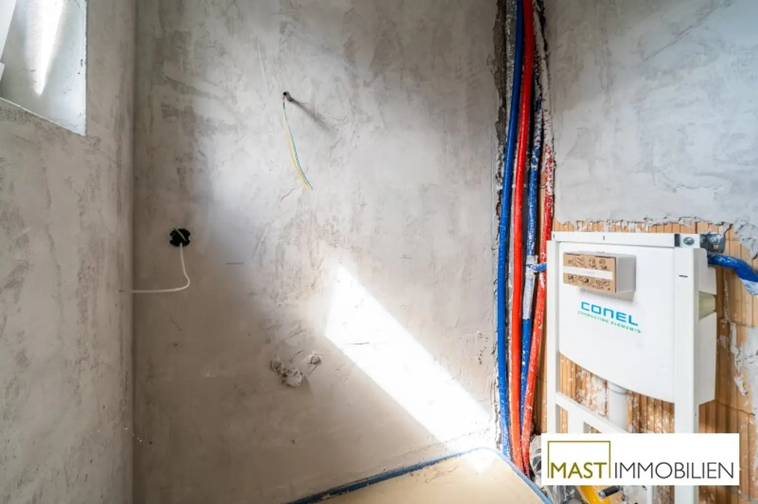 ERSTBEZUG - Modernes Einfamilienhaus mit 148 m² Wohnfläche, Balkon, Terrasse & 2 PKW-Stellplätzen in Strasshof – belagsfertig!