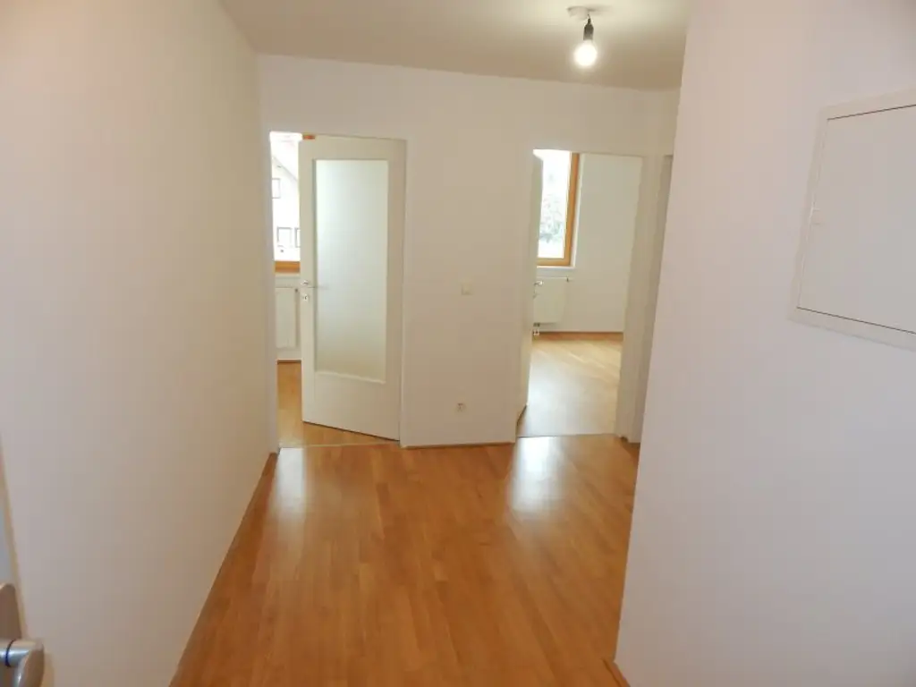 "PROVISIONSFREI" Helle und ruhige Terrassenwohnung mit Tiefgaragenplatz