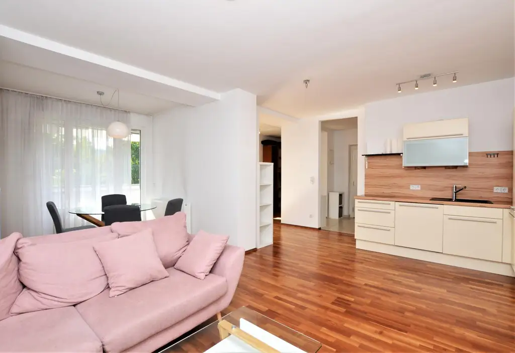 Moderner Wohntraum mit Loggia, Balkon und KFZ-Abstellplatz