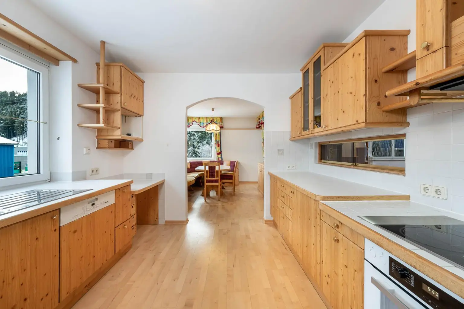 Küche mit Essbereich