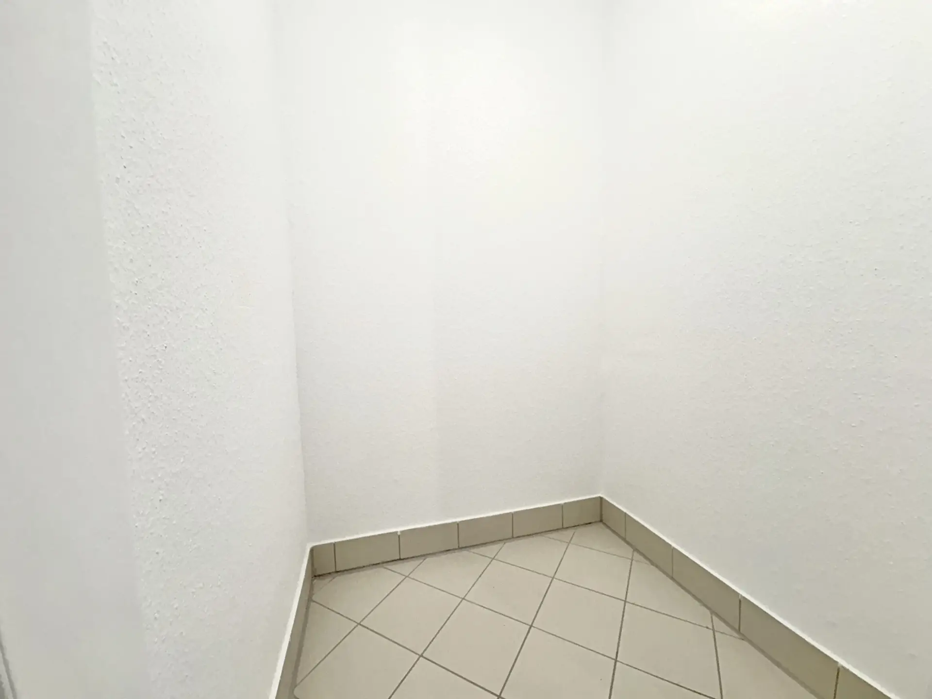 20250327_110018793_iOS