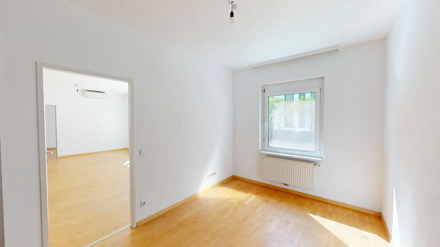 Döblinger Hauptstraße I Gartenwohnung mit Garage und Pool