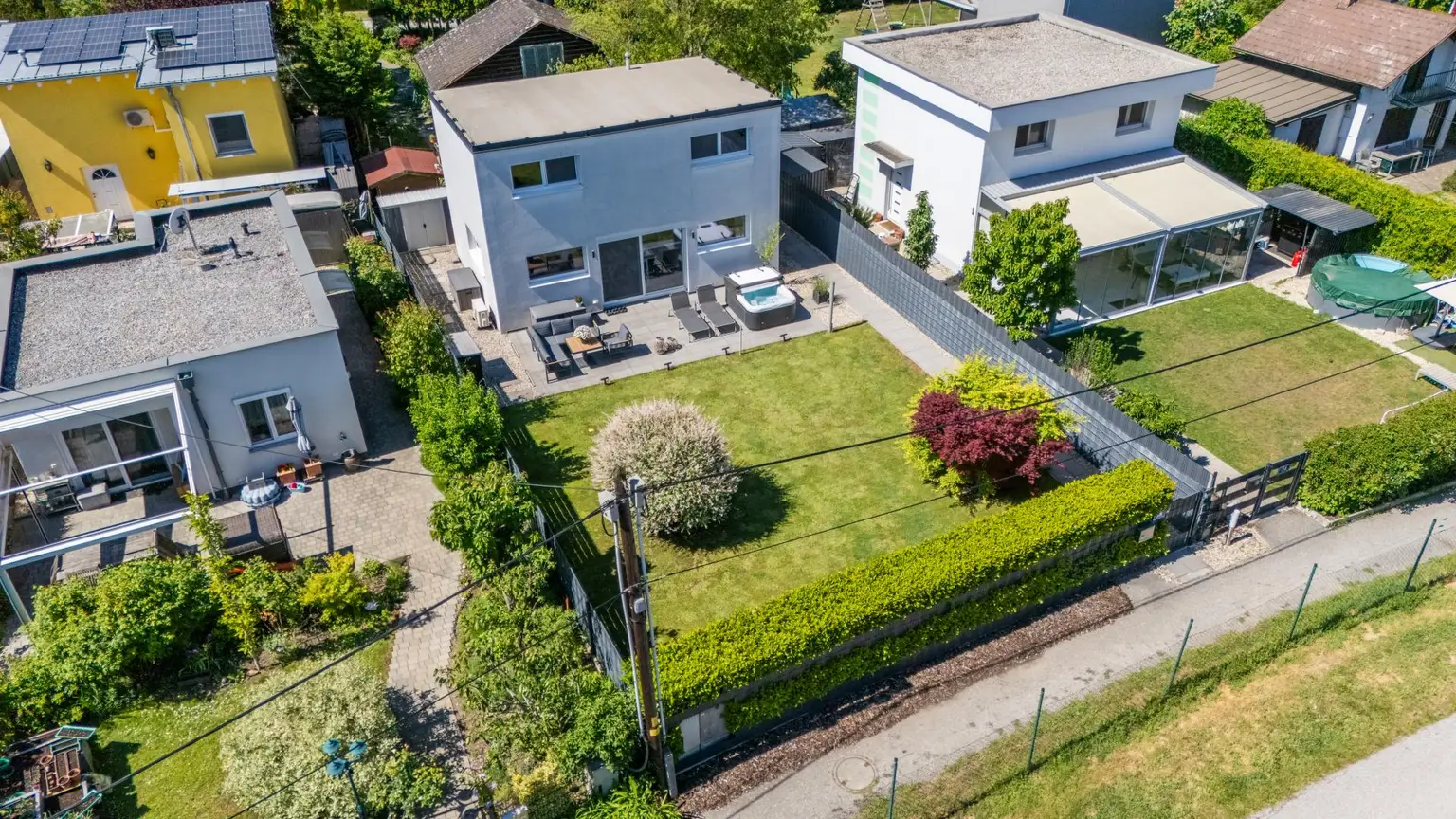 27 Drohne III|EFH1220 Wien