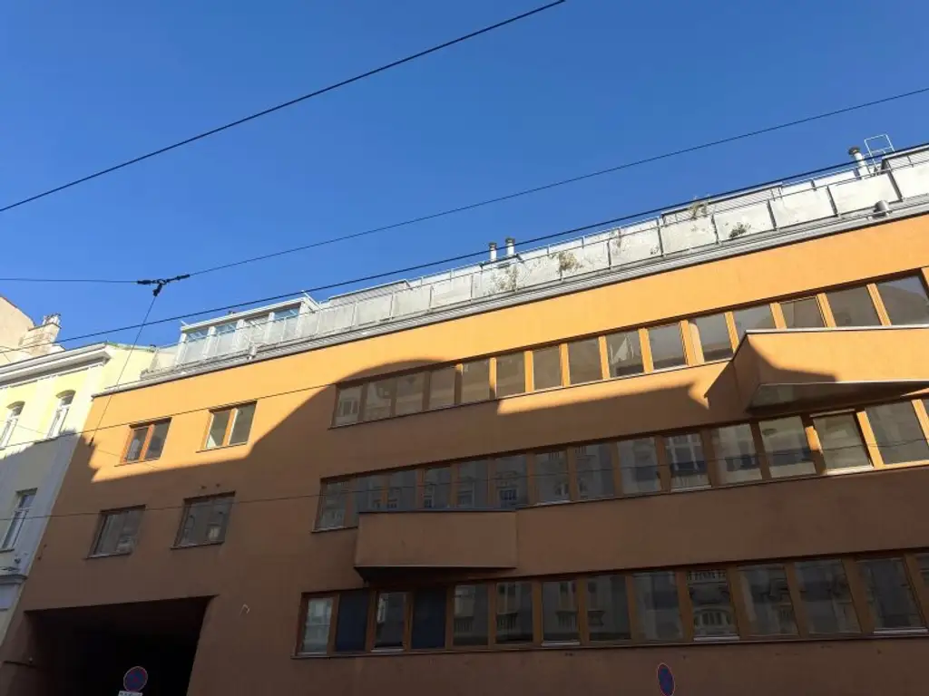 Erfüllen Sie sich ihren DG-Traum - 1 Gartenterrasse mit ca. 100 m² + 5 zusätzliche Terrassen mit gesamt ca. 50 m² + 1 Garagenplatz im Eigentum