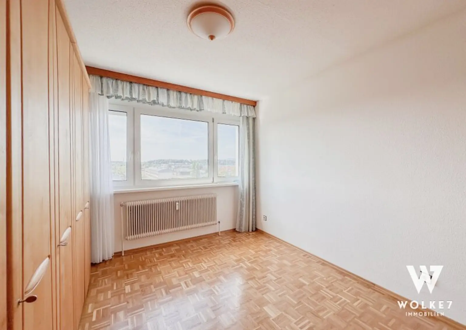 Gepflegte Neubauwohnung mit West-Balkon und Garage