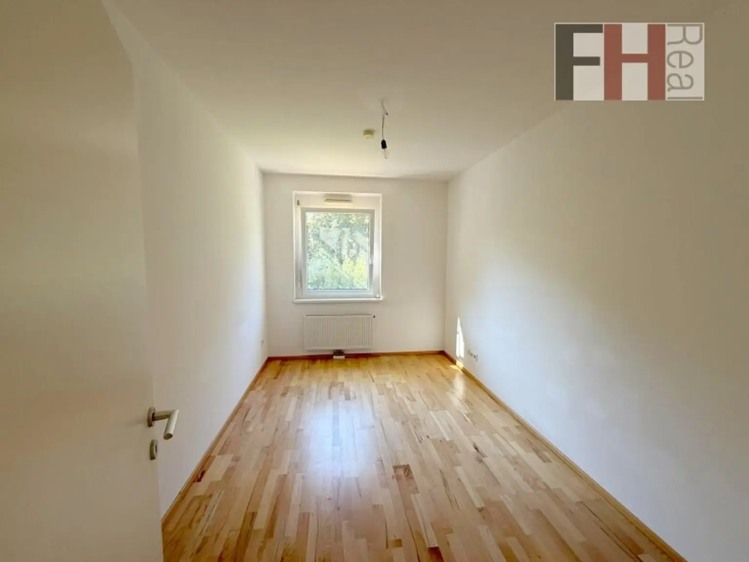 Schöne 3-Zimmer Wohnung mit Balkon und 2 Parkplätzen in Purkersdorf, Kernzone Wien!