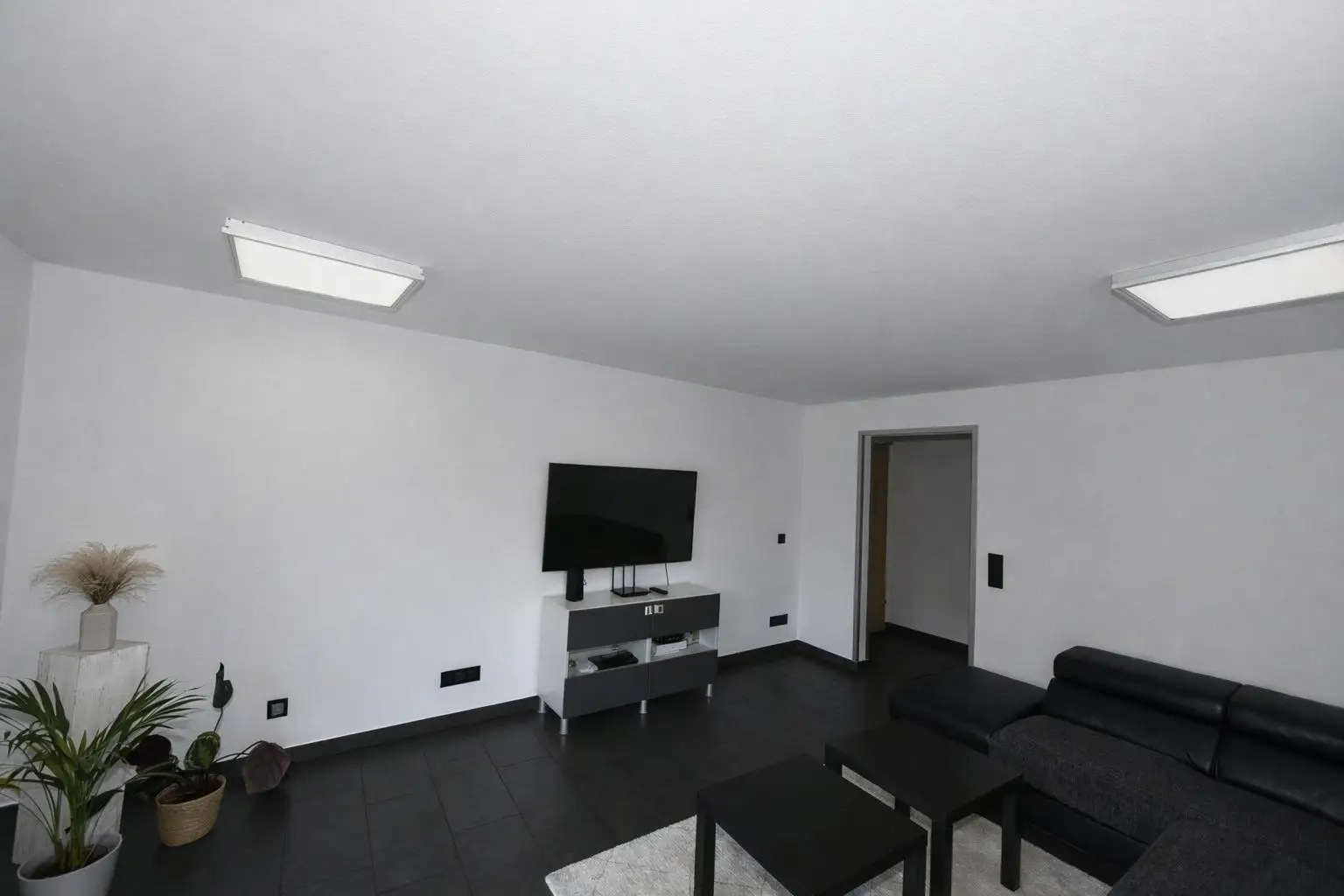 Wohnzimmer (EG - Haupthaus)