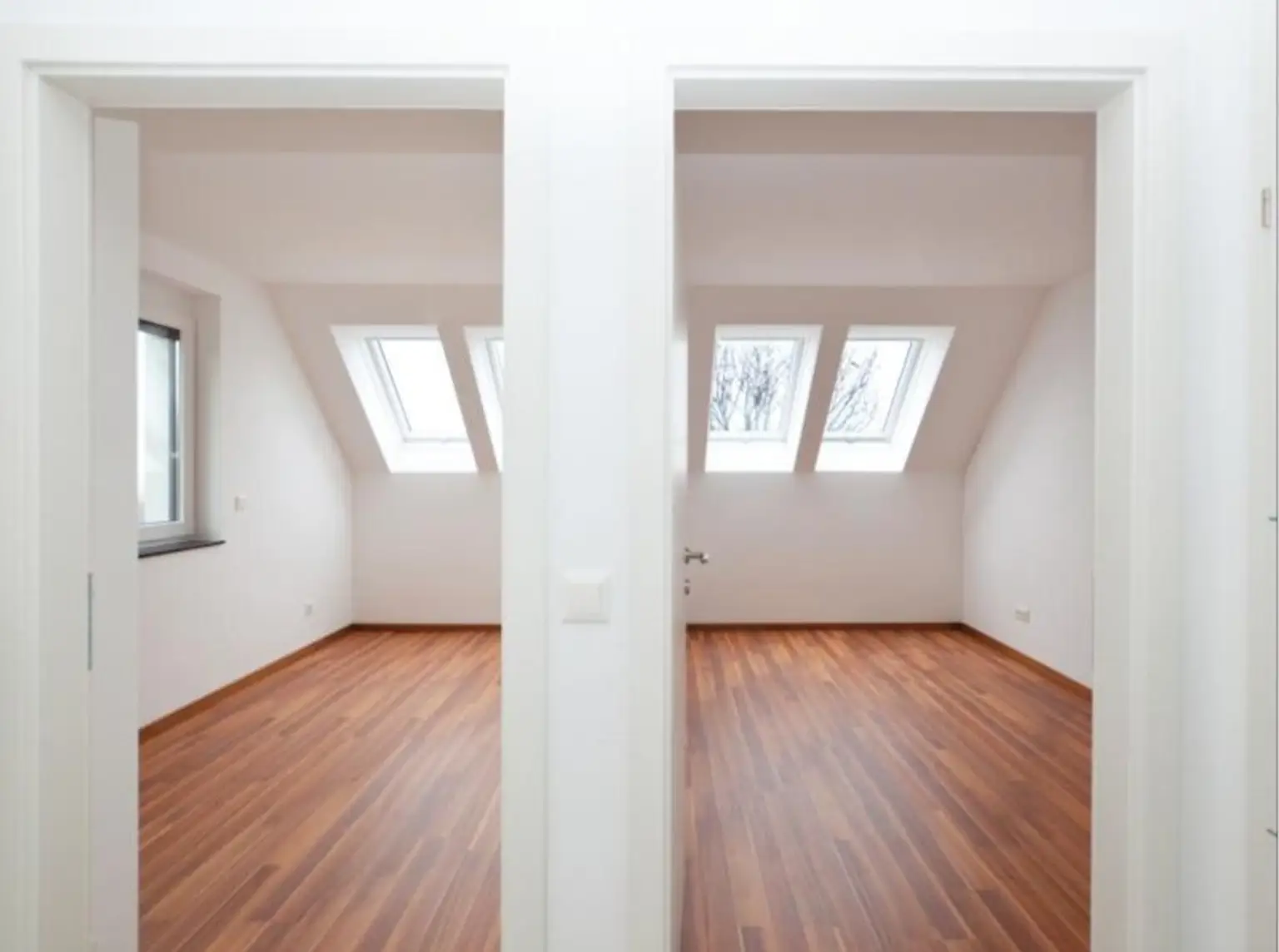 ATEMBERAUBENDE WOHNUNG MIT BALKON - ZENTRAL BEGEHBARE ZIMMER - KÜCHE - AB SOFORT!