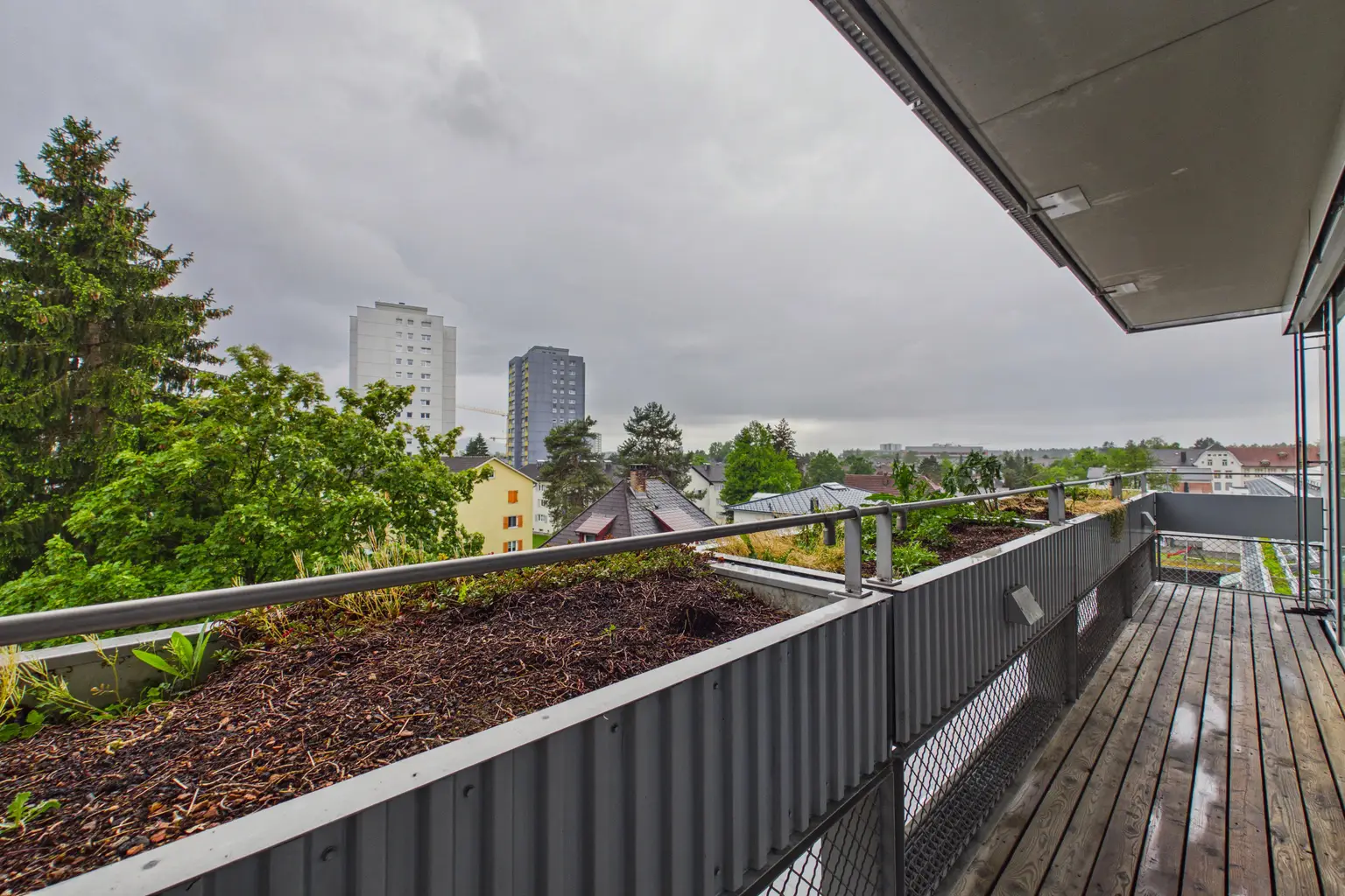 Helle 2 Zimmer mit großem Balkon