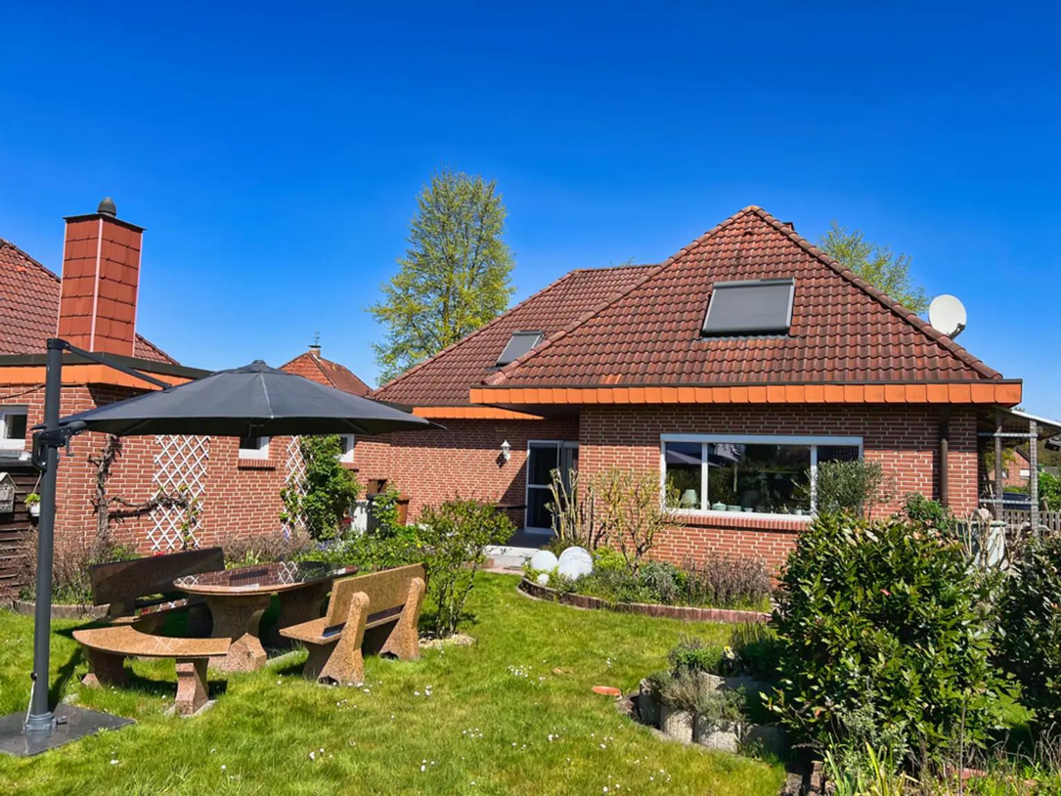 TOP-gepflegt & laufend renoviert! Bungalow mit schöner Gartenanlage!