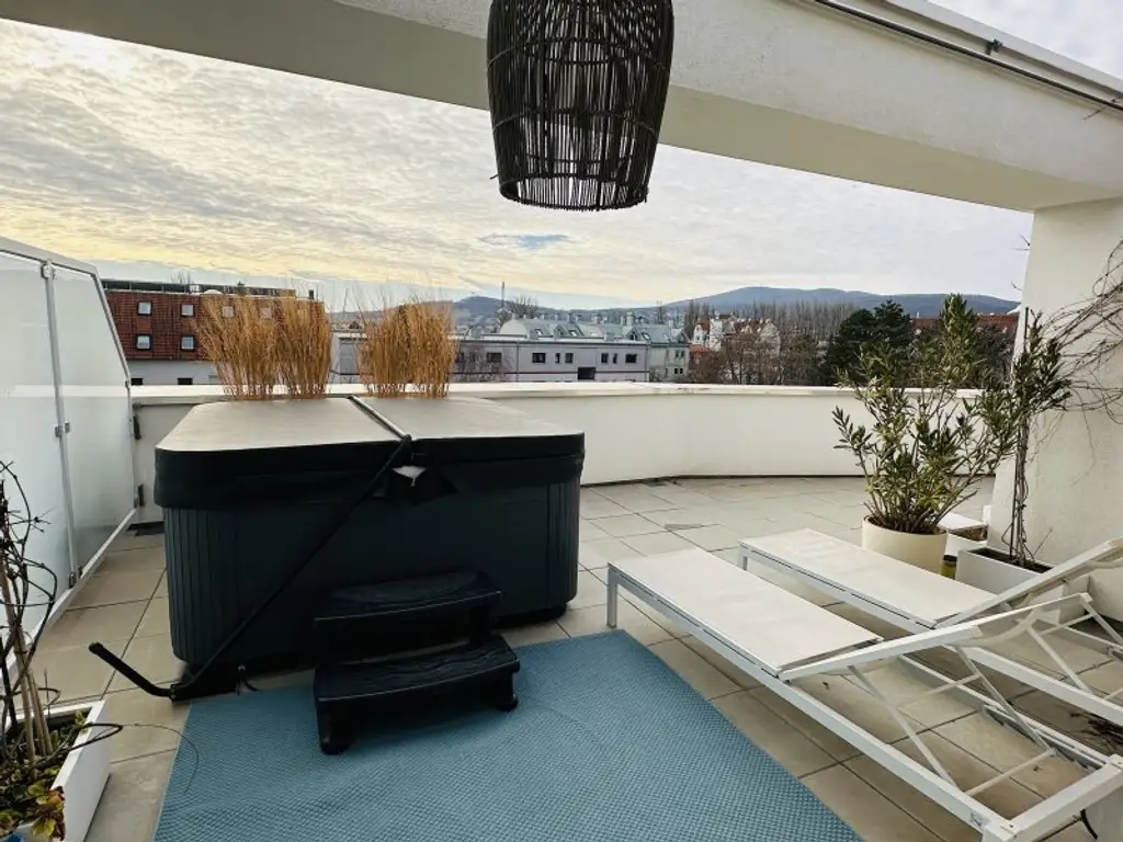 Traumwohnung mit uneinsehbarer Dachterrasse, E-Ladestation und Topausstattung