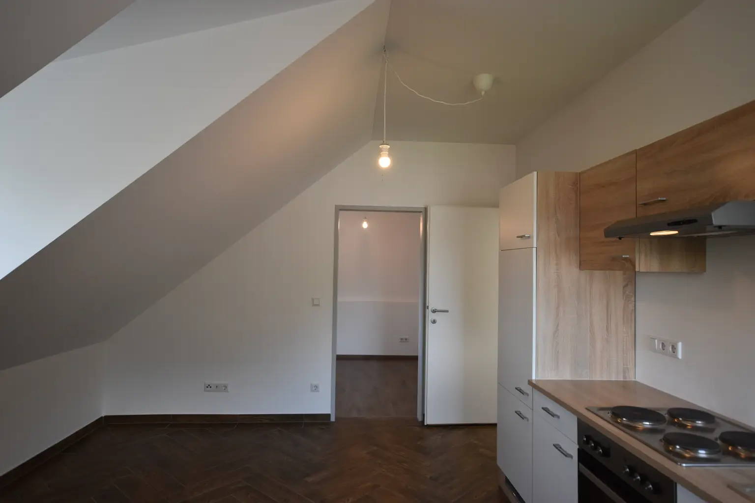 "GRÖDIG - Moderne und gemütliche 2 Zimmer Dachgeschosswohnung"