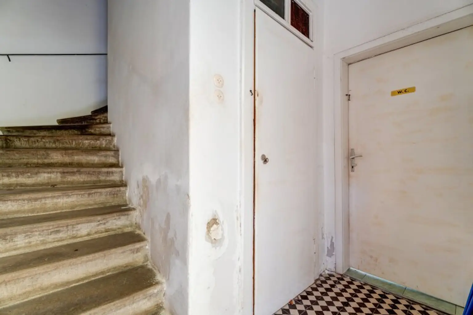 Ein - Aufgang Wohnung