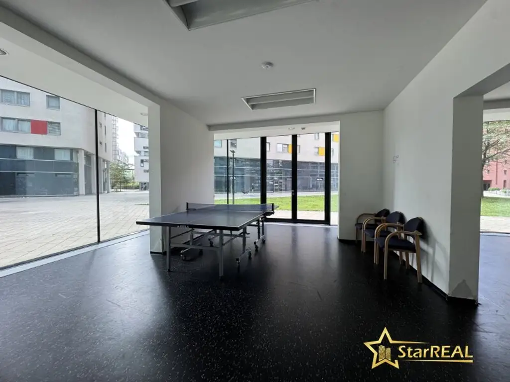 20. STOCK! TOP-WOHNUNG IM DELUGAN MEISSL TOWER. GARAGENPLATZ VORHANDEN. Sauna und Fitnessraum im Haus.