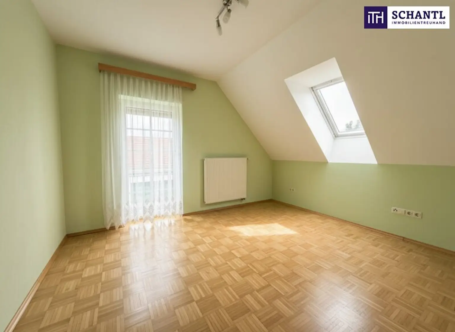 SONNENLAGE - Neuwertiges ca. 160m2 großes Traumhaus mit idyllischem Garten + Terrasse, 2 Garagen & Top-Ausstattung in Ruhelage