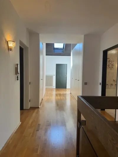 "Einfamilienhaus mit 1110m² Grund mitten im Ort!"