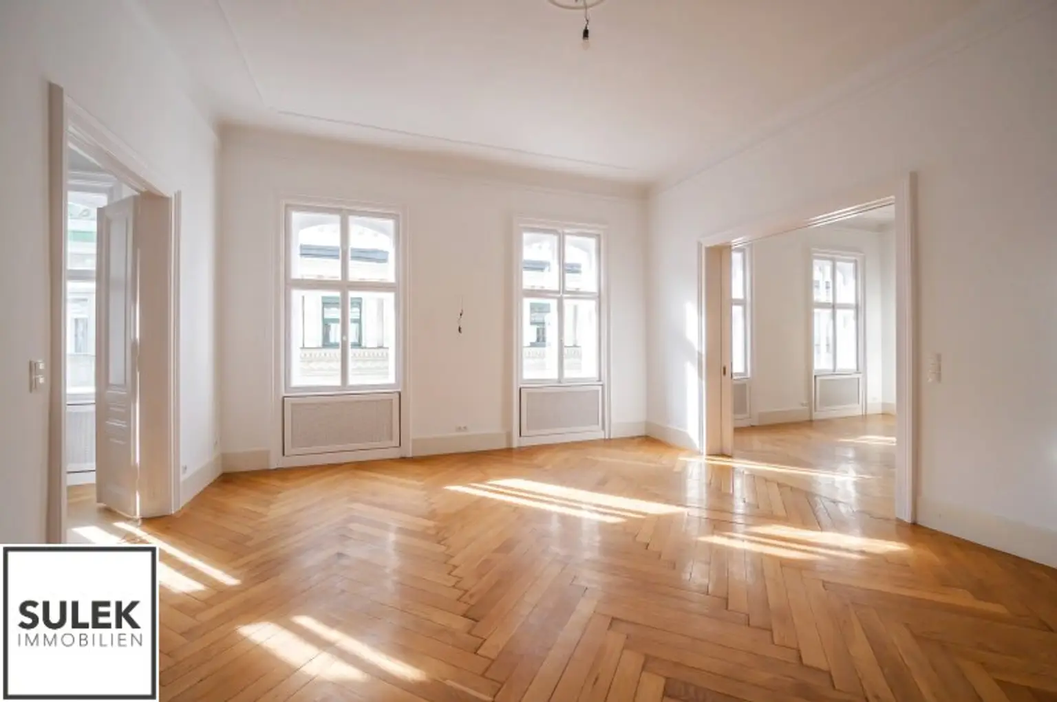 traumhafte 5-Zimmer-Altbauwohnung nahe Albertina