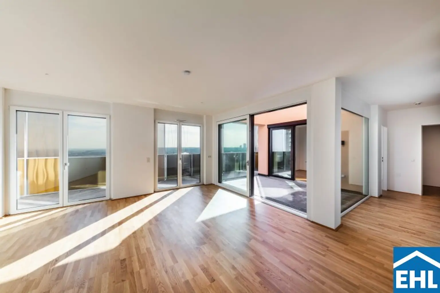 Skyline-Feeling im 34. Stock des Q-Tower mit Südost-Ausrichtung