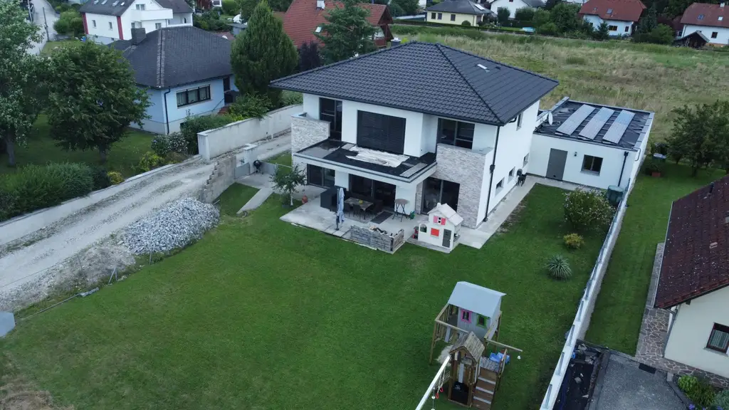 Exklusives Tech-Home mit Vollausstattung!