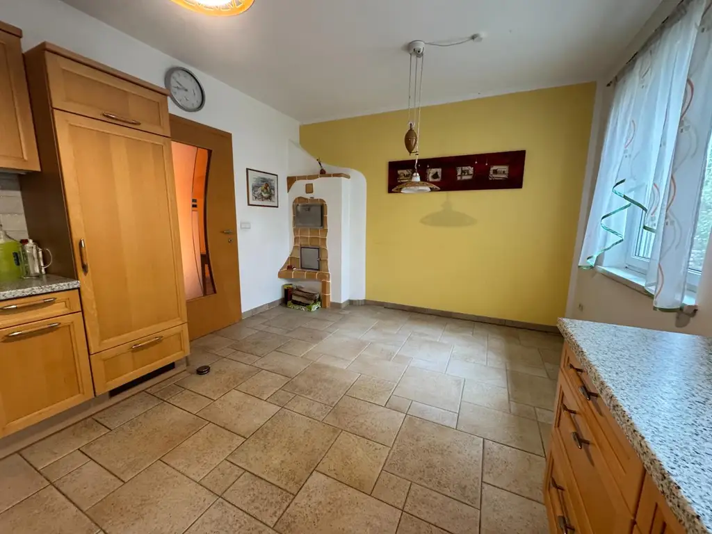 XXL Traum Bungalow mit Kachelofen überdachter Terrasse, Gartenoase, Wohnkeller und Doppelgarage  im Laahfeld /Ansfelden