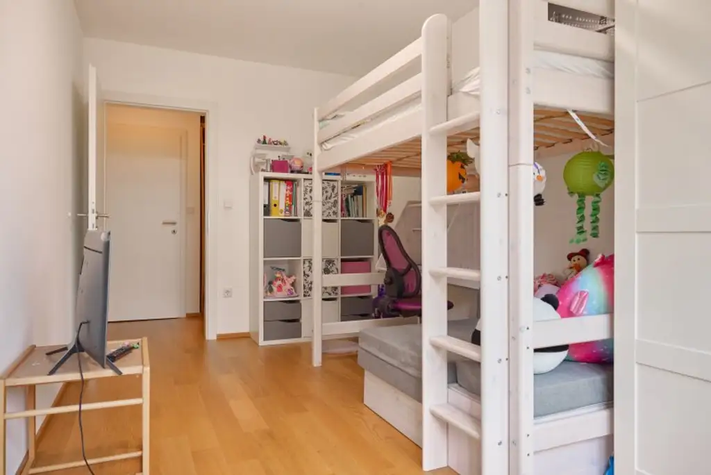 Sonnige 4 Zi Gartenwohnung in Ruhelage (S-Bahn Liesing Nähe) mit Garage