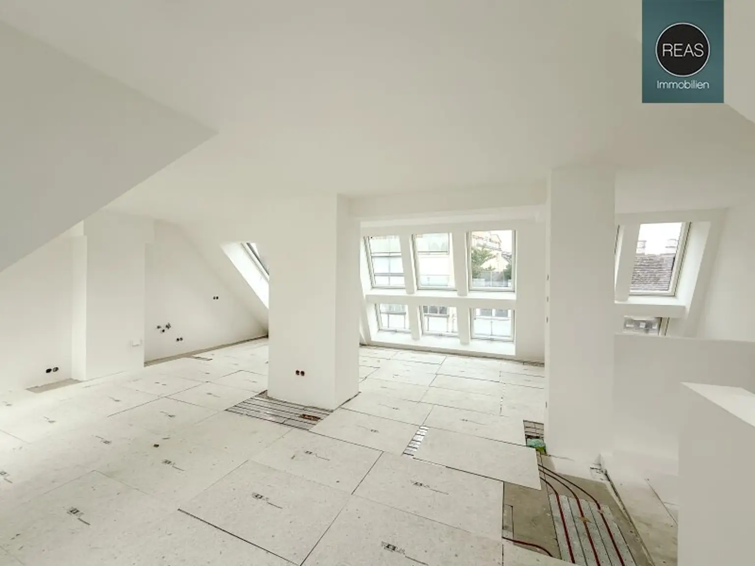 Erstbezug: Atemberaubendes Dachgeschoss - Maisonette - Apartment (klimatisiert) mit 3 Terrassen und hochwertiger Ausstattung im trendigen Ottakring!
