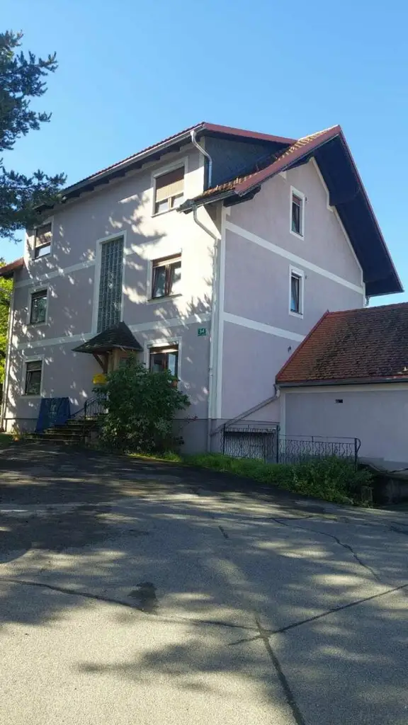 Großzügige Mietwohnung im Grünen, Waltendorf