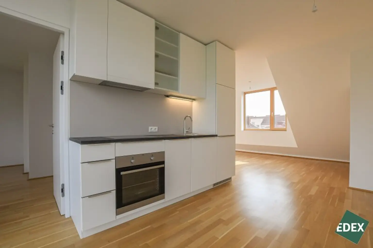 Sandleiten 64 | Klimatisierte 2-Zimmer-Dachgeschosswohnung mit Terrasse in Hofruhelage