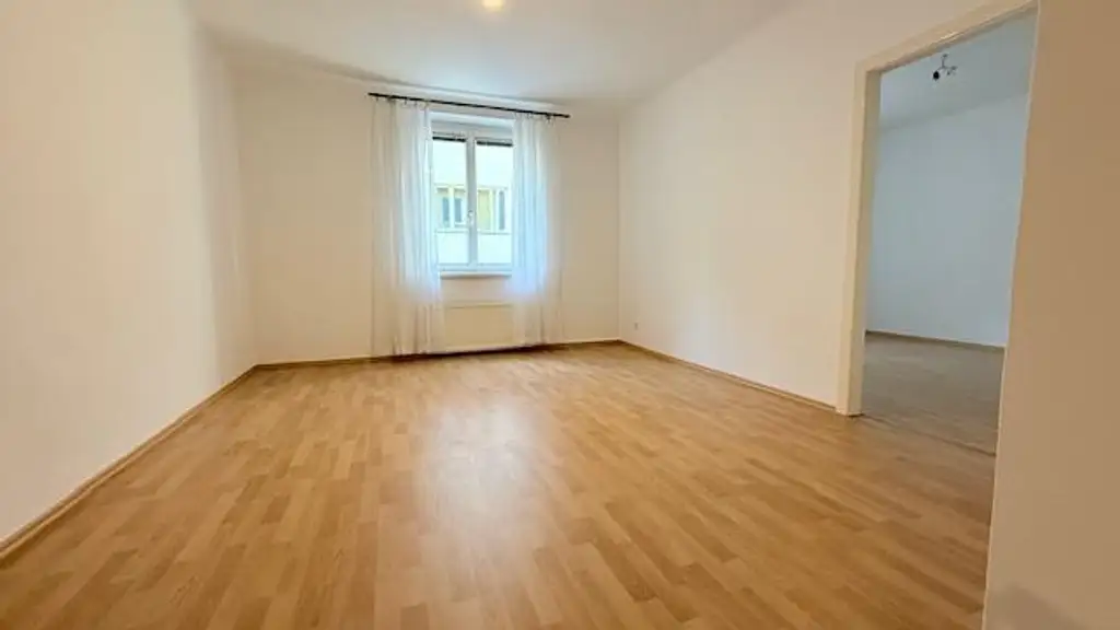 Top Lage an Grenze zum 1. Bezirk. 2 -Zimmer Neubauwohnung mit Stellplatz im Innenhof!