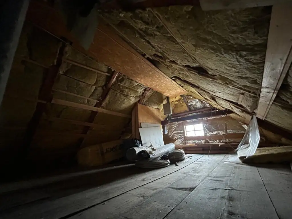 2776 m² Grund + Charmantes Einfamilienhaus im Sonnigen  Himmelberg mit Garten, + Garage & Werkstatt für 199.000 €