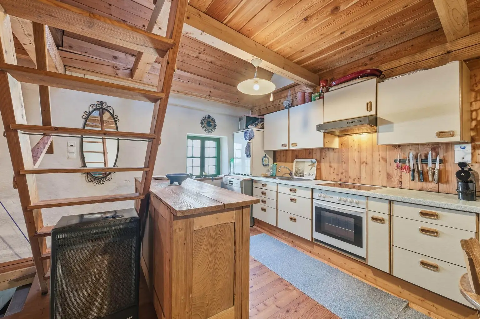 Weinkultur erleben im Ort für Genießer – Weinkeller, Presshaus & Weingarten vereint