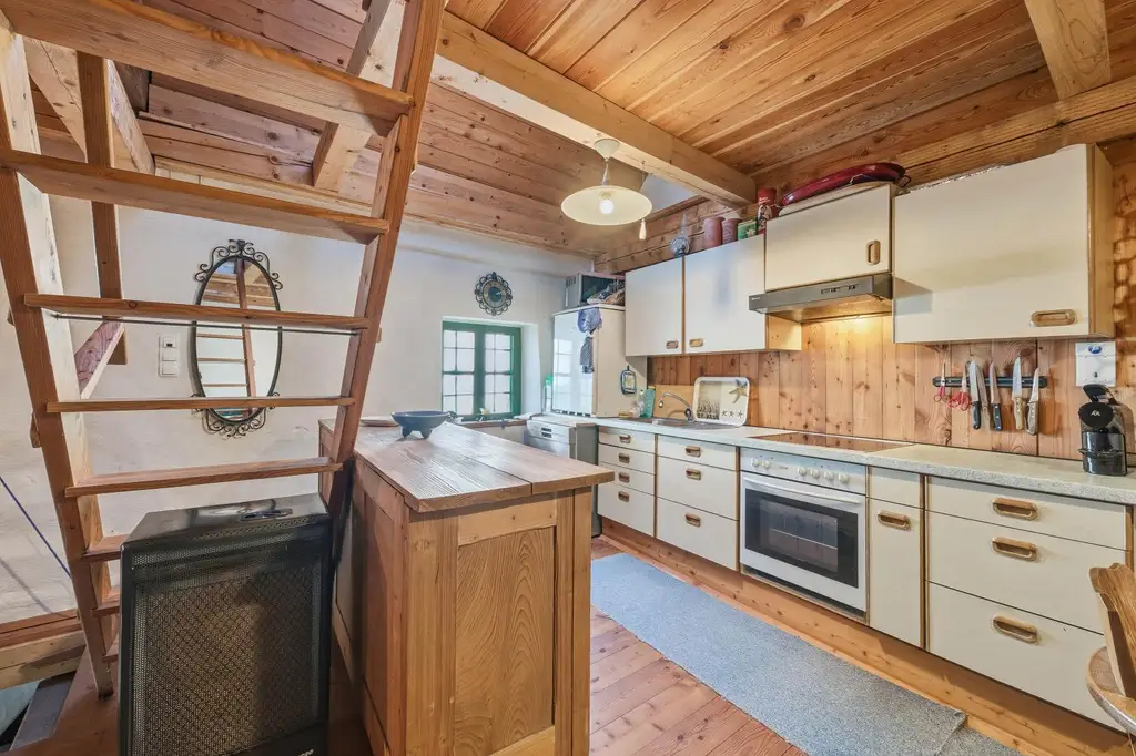 Weinkultur erleben im Ort für Genießer – Weinkeller, Presshaus & Weingarten vereint