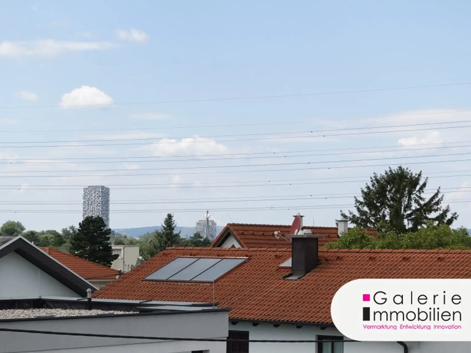 Erstbezug: Sehr schöne, helle und ruhige Doppelhaushälfte (links) mit 4 Zimmern, Eigengarten und Panoramablick-Dachterrasse!