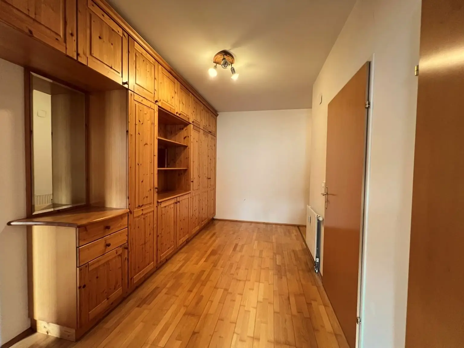 Dachgeschosswohnung, 2 Zimmer Nähe Klinik Ottakring