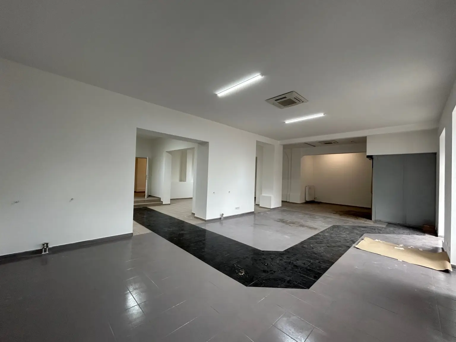 Geschäftsfläche quer