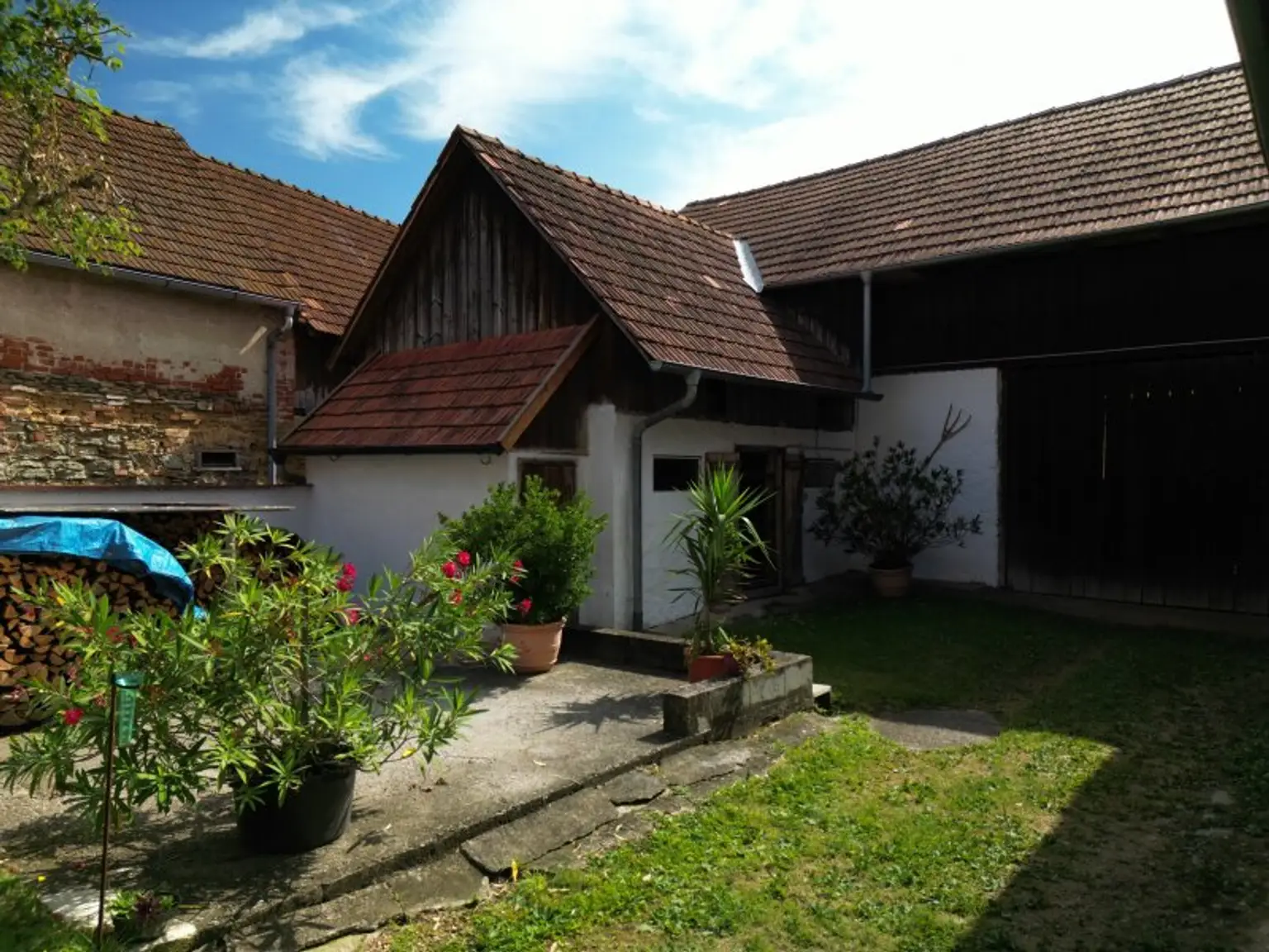 EINFAMILIENHAUS - ehemaliges BAUERNHAUS im Ortsverbund