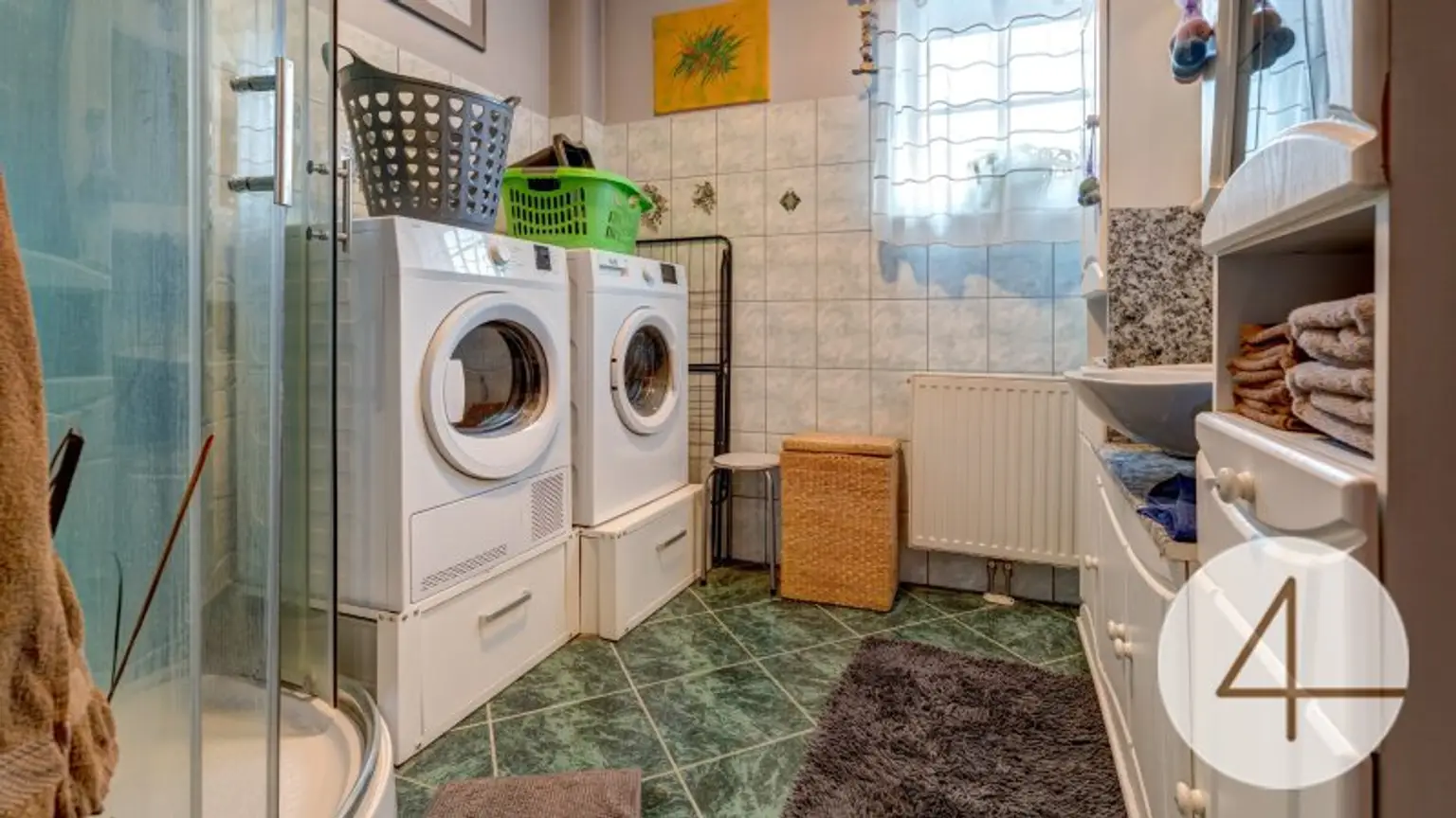 Ihr neues Zuhause: Stilvolles Einfamilienhaus mit Pool in ruhiger Lage