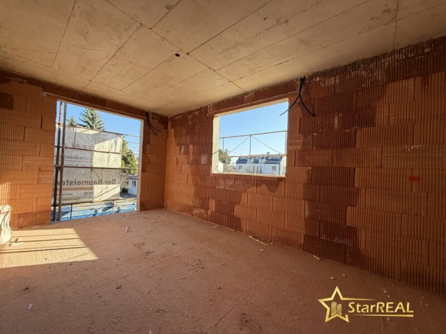 TOP U-BAHN-ANBINDUNG! EINFAMILIENHAUS MIT KELLER. 210m² GARTEN!  PROVISIONSFREI für den Käufer.