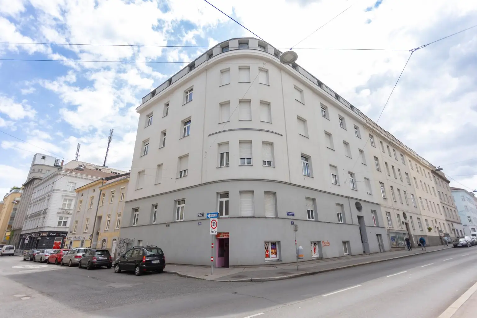 Exklusive Dachgeschoss-Maisonette mit 360° Wienblick und drei Terrassen - 1100 Wien