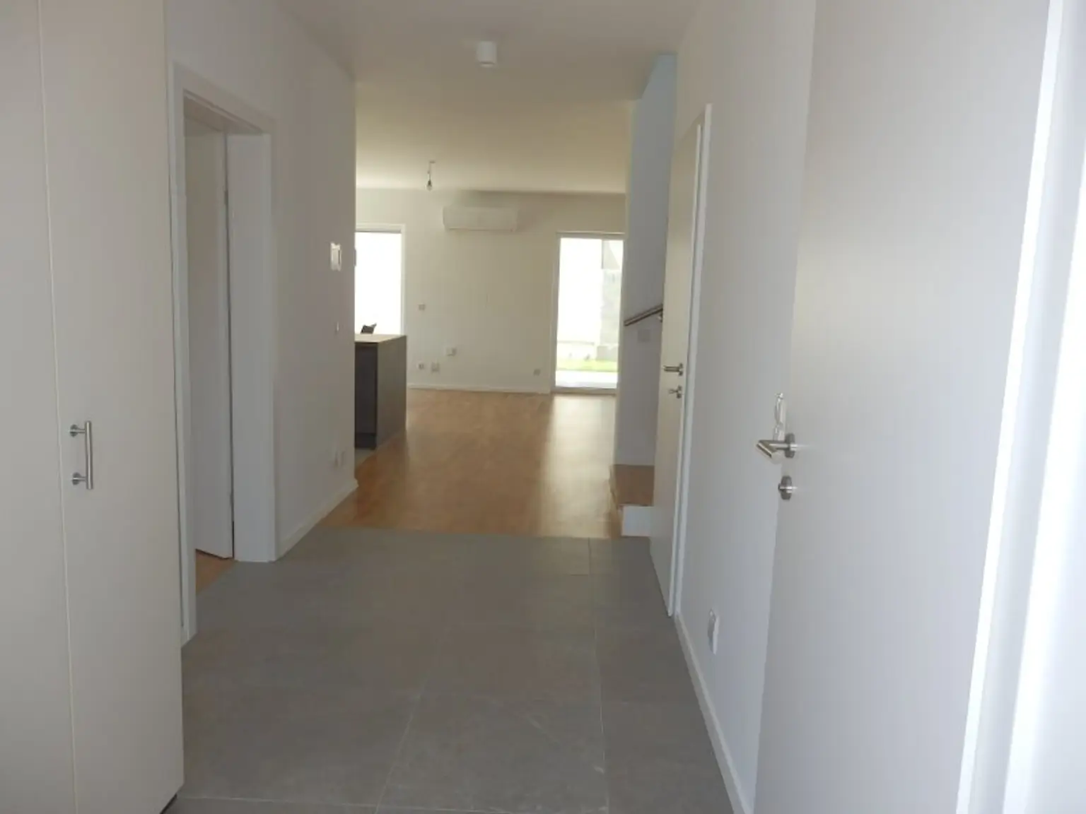 Topmodernes ZWEITBEZUGHAUS, 5 Zimmer, Garten, Stellplatz !!